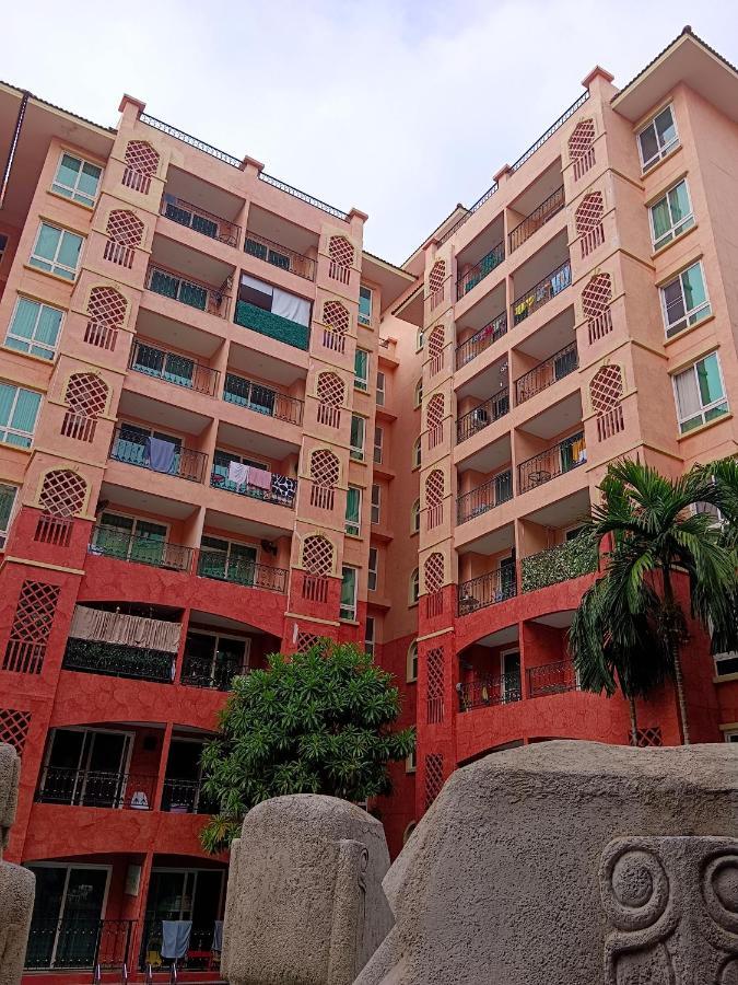 Seven Seas Condo Resort Beautiful Location Jomtien Beach Exterior foto
