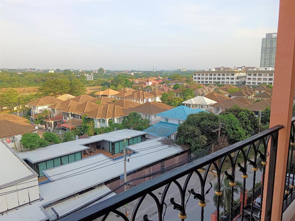 Seven Seas Condo Resort Beautiful Location Jomtien Beach Exterior foto