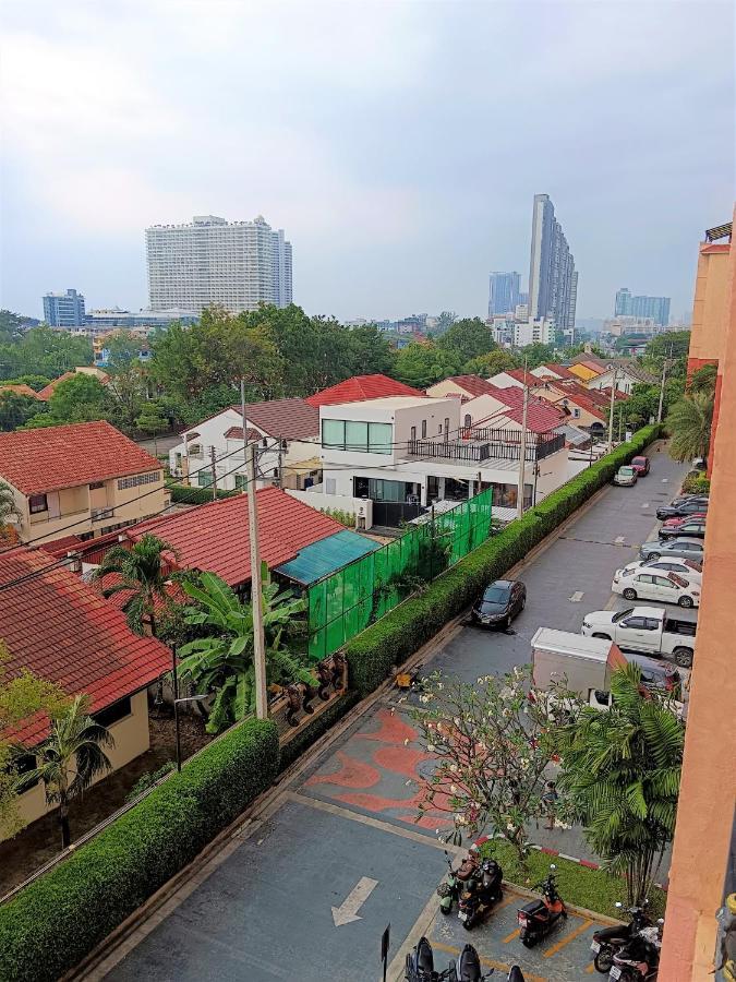 Seven Seas Condo Resort Beautiful Location Jomtien Beach Exterior foto