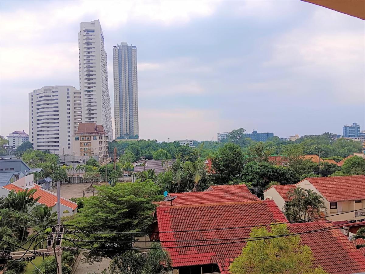 Seven Seas Condo Resort Beautiful Location Jomtien Beach Exterior foto